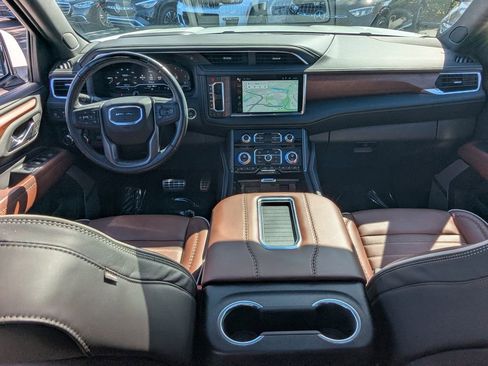 Used 2024 GMC Yukon Denali Ultimate image 2