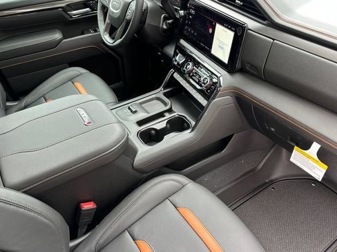 New 2026 GMC Sierra 2500 AT4 w/ AT4 Premium Plus Package AWD/4WD image 15