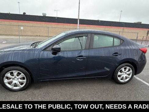 Used 2015 MAZDA MAZDA3 i Sport FWD image 3