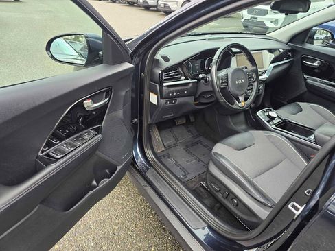 Used 2022 Kia Niro EX w/ Cold Weather Package image 19