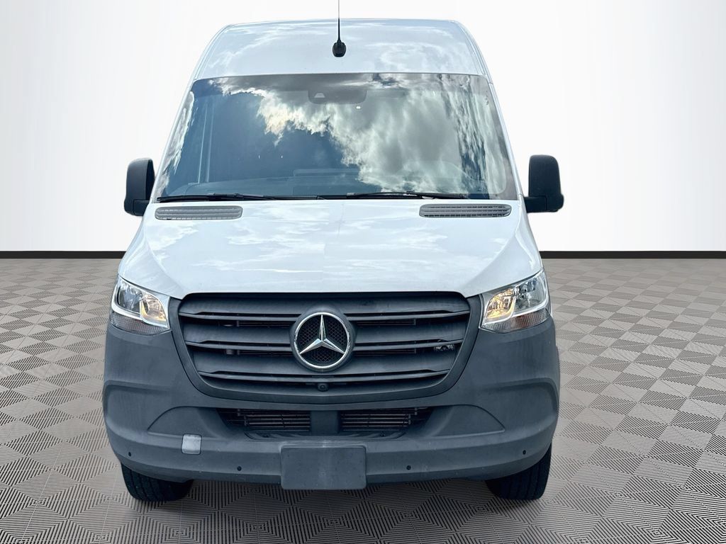 Used 2023 Mercedes-Benz Sprinter 2500 image 2