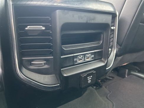 Used 2024 RAM 1500 Laramie image 40
