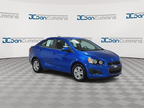Used 2016 Chevrolet Sonic LT FWD image 2