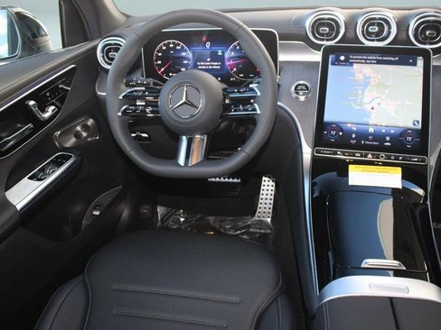 Used 2026 Mercedes-Benz GLC 300 image 29