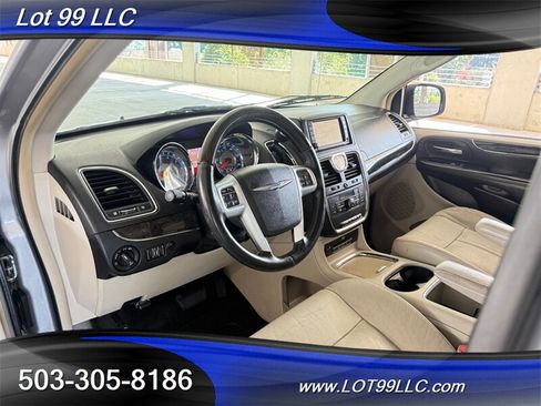Used 2013 Chrysler Town & Country Limited w/ Luxury Group FWD image 36