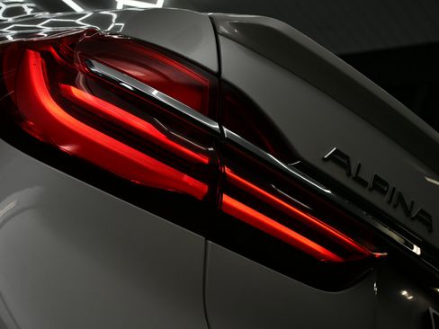 Used 2018 BMW ALPINA B7 xDrive image 12