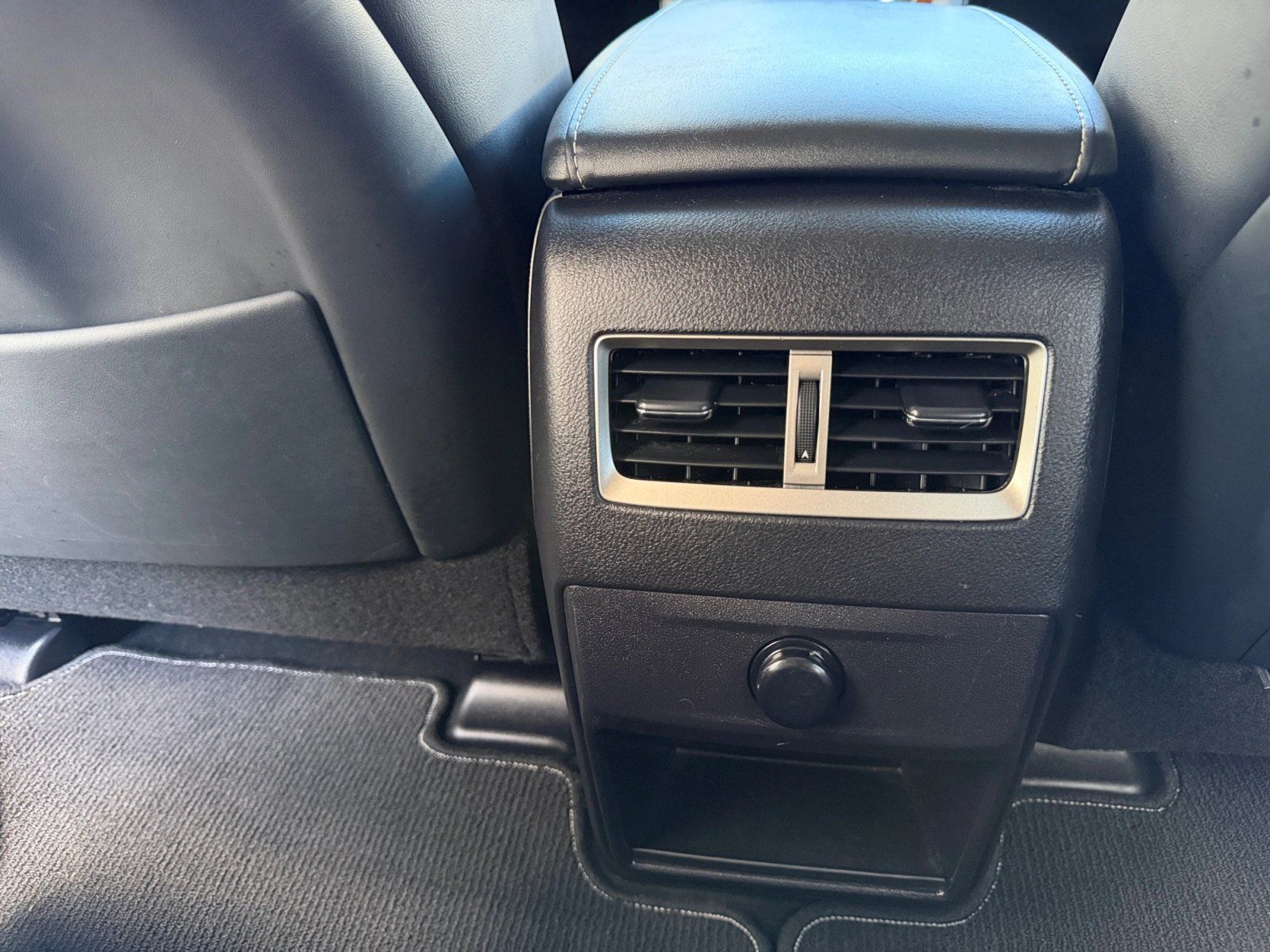 Used 2018 Lexus RX 450h AWD w/ Premium Package image 21