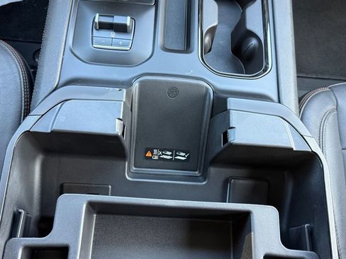 Used 2022 GMC Sierra 1500 AT4 w/ AT4 Preferred Package image 19