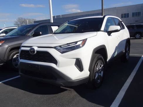 Used 2023 Toyota RAV4 XLE image 1