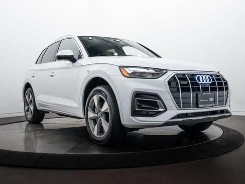 Certified 2023 Audi Q5 2.0T Premium Plus w/ Premium Plus Package AWD/4WD image 1