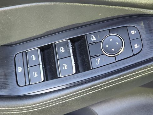 Used 2023 Nissan Rogue SL w/ SL Premium Package image 24