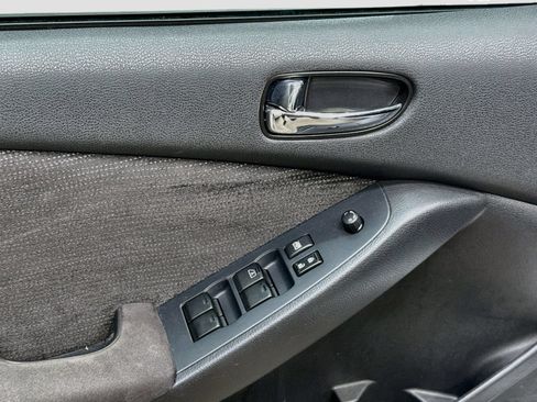 Used 2011 Nissan Altima 2.5 S FWD image 19