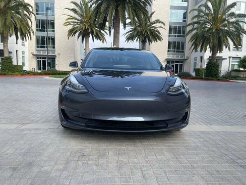 Used 2019 Tesla Model 3 Standard Range Plus RWD image 3