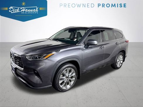 Used 2021 Toyota Highlander Limited image 1