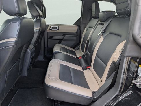 Used 2024 Ford Bronco Wildtrak image 28