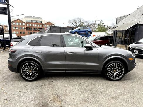 Used 2020 Porsche Cayenne image 6