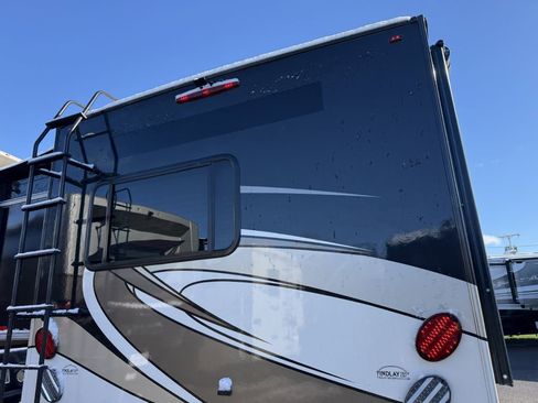 Used 2016 Ford E-450 and Econoline 450 Super Duty w/ Motorhome Prep Package image 15