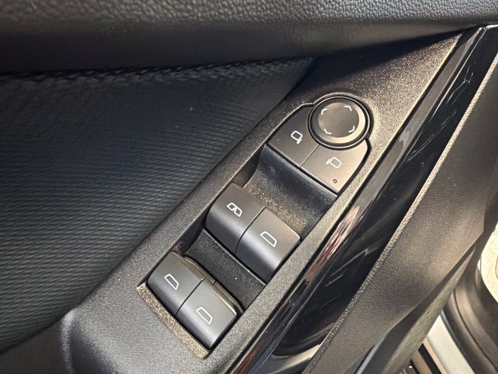 Used 2026 Chevrolet Equinox LT AWD/4WD image 20