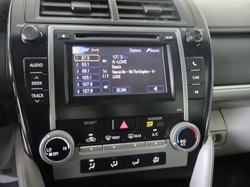 Used 2013 Toyota Camry LE FWD image 14