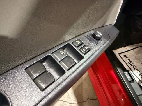 Used 2012 Nissan Sentra 2.0 SR w/ Convenience Pkg image 5