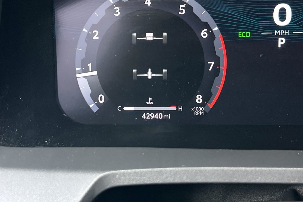 Certified 2025 Toyota Tacoma TRD Off-Road AWD/4WD image 30