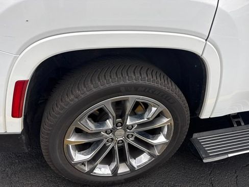 Used 2022 Jeep Grand Wagoneer Series II AWD/4WD image 10