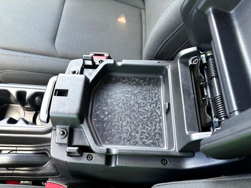 Used 2021 Jeep Wrangler Sport image 26