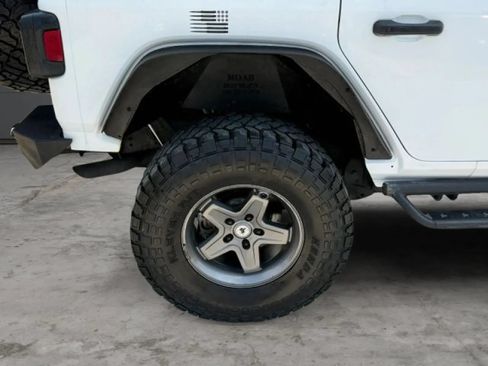 Used 2018 Jeep Wrangler Unlimited Sport S AWD/4WD image 35