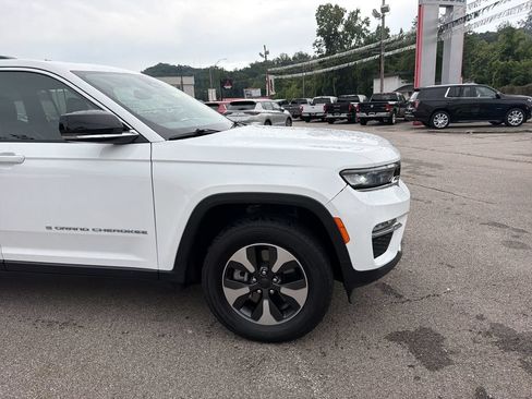 Used 2024 Jeep Grand Cherokee Limited 4xe AWD/4WD image 2
