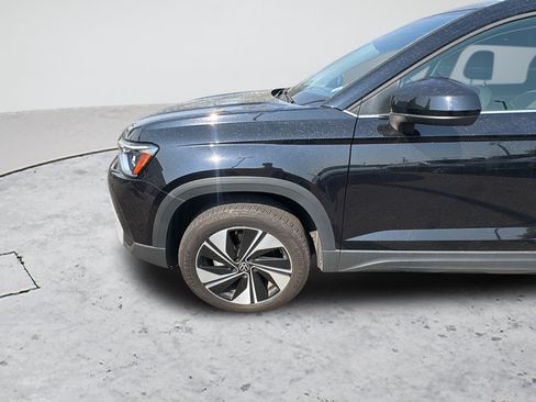 Used 2025 Volkswagen Taos SE AWD/4WD image 21