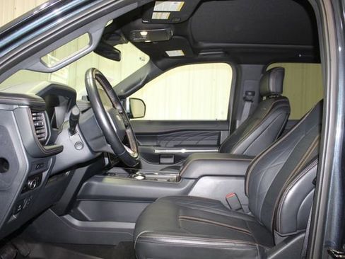 Used 2023 Ford Expedition Platinum RWD image 10