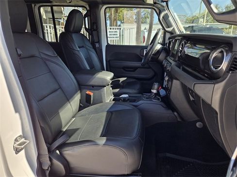 Certified 2022 Jeep Wrangler Unlimited Sahara image 18