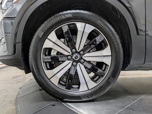 Used 2023 Volvo XC40 Recharge Core image 12