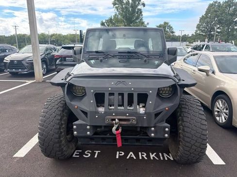 Used 2018 Jeep Wrangler Unlimited Sport w/ Connectivity Group AWD/4WD image 2