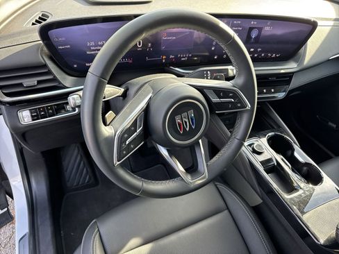 Used 2025 Buick Envision Preferred image 18