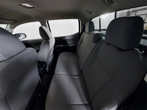 Used 2020 Toyota Tacoma SR5 image 9