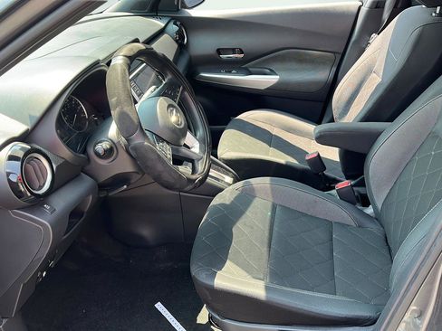 Used 2019 Nissan Kicks SV FWD image 15