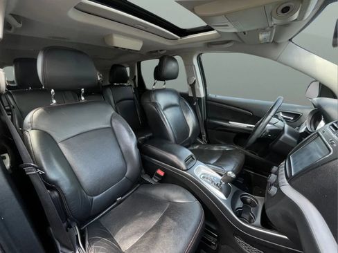 Used 2014 Dodge Journey R/T w/ Flexible Seating Group FWD image 16