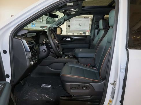 New 2026 GMC Yukon XL AT4 w/ AT4 Premium Plus Package AWD/4WD image 8