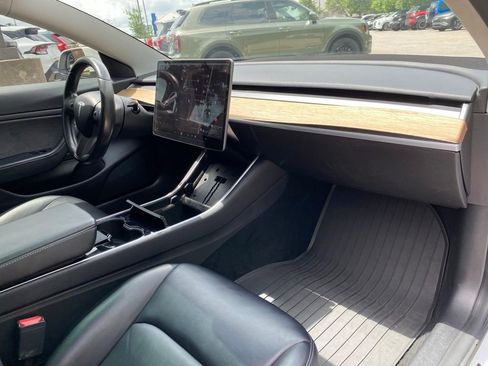 Used 2019 Tesla Model 3 Standard Range RWD image 34