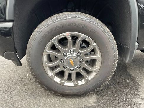 New 2026 Chevrolet Silverado 2500 LT w/ Z71 Chrome Sport Edition AWD/4WD image 7