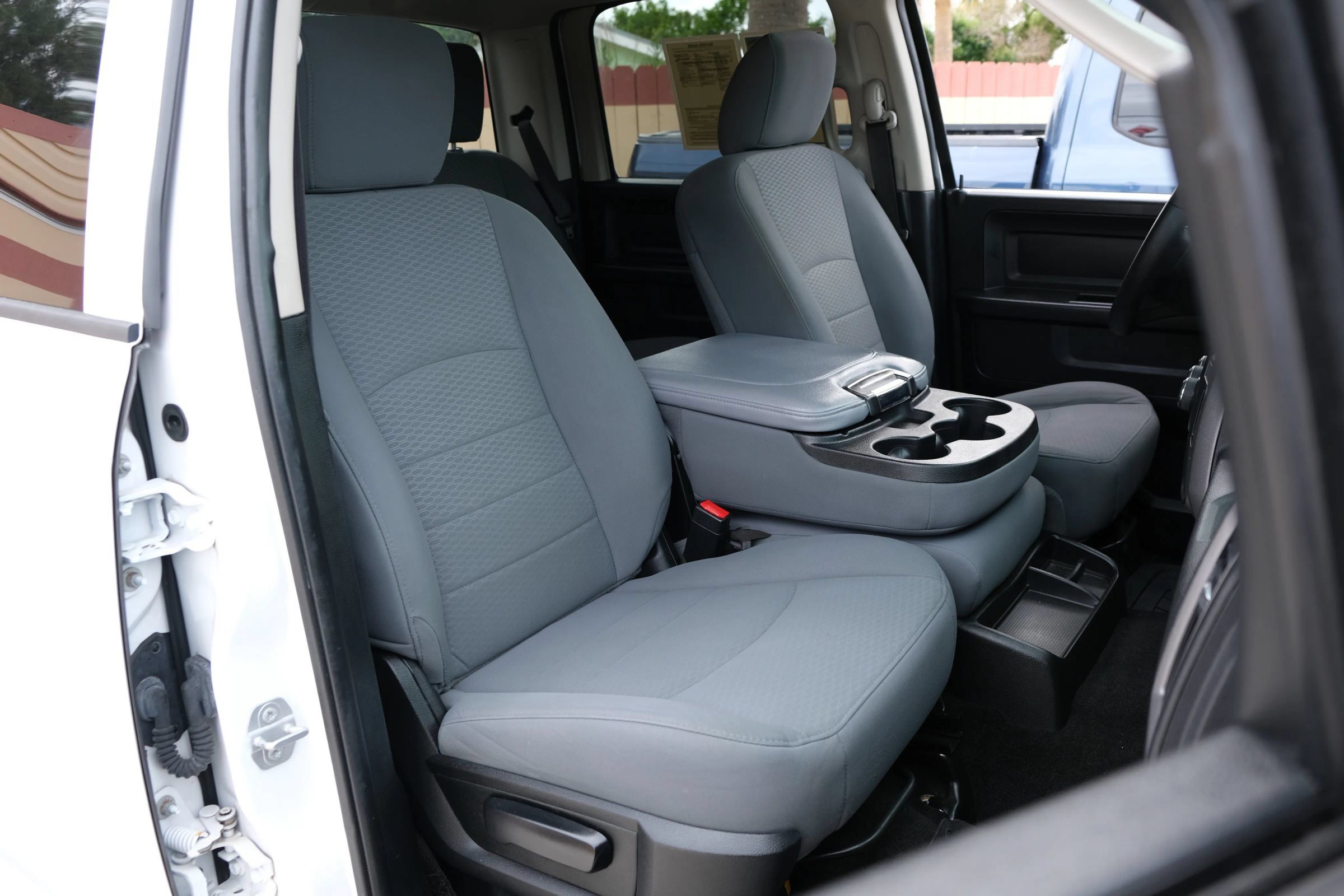 Used 2017 RAM 1500 Express AWD/4WD image 11