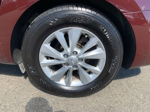 Used 2016 Kia Sedona LX w/ LX Convenience Package FWD image 24