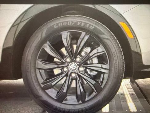 Used 2025 Buick Envista Sport Touring w/ Convenience I Package FWD image 15