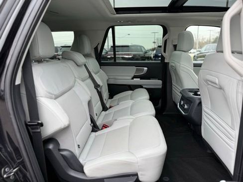 Certified 2025 Ford Expedition Max Platinum image 26