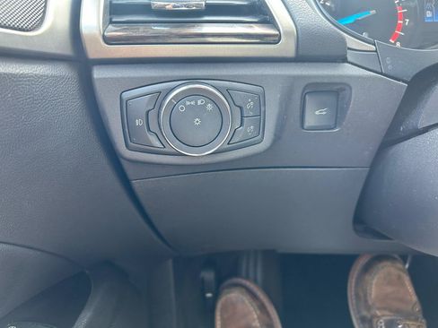 Used 2014 Ford Fusion SE w/ Equipment Group 202A FWD image 25