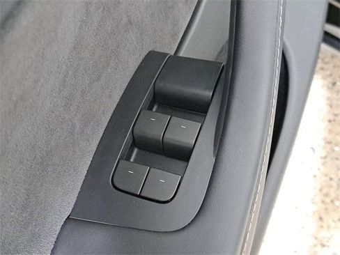 Used 2024 Tesla Model Y Long Range image 23