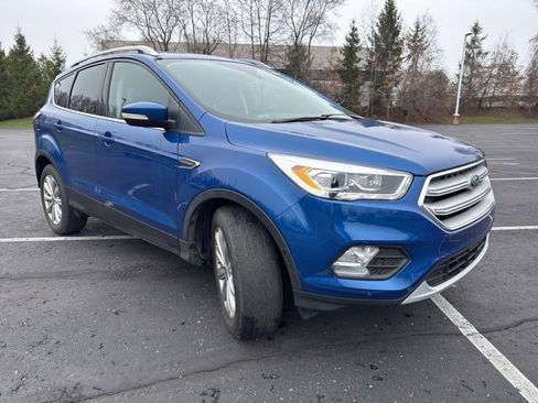 Used 2018 Ford Escape Titanium image 2