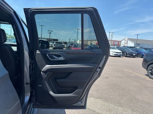 Used 2021 Chevrolet Tahoe Premier AWD/4WD image 41