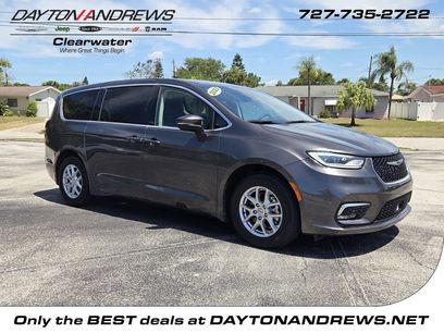 Used 2023 Chrysler Pacifica Touring-L